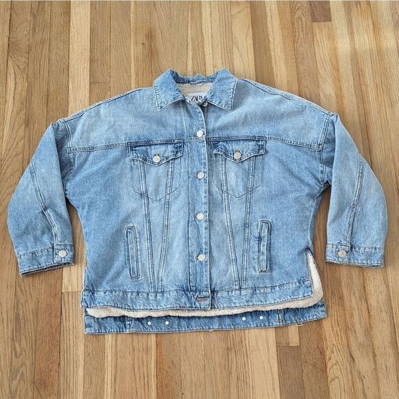 Zara light wash denim jean jacket with white cream sherpa lining - Picture 2 of 6
